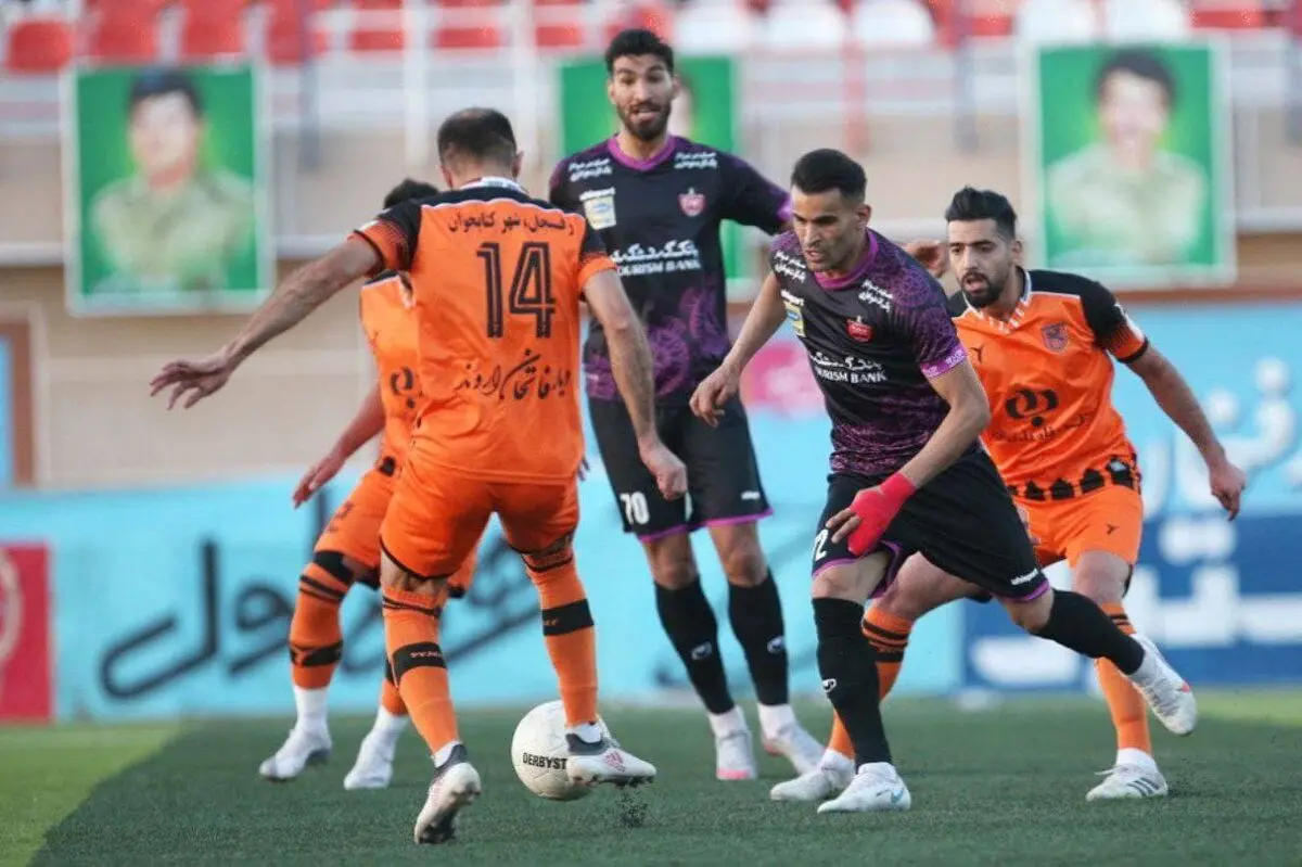 تصاویر نیمه نخست دیدار مس رفسنجان - پرسپولیس