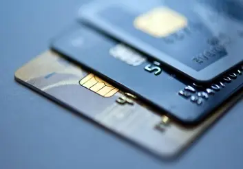 کارت‌های اعتباری خرید برای دوره‌های تورمی حیاتی است/ سیستم یارانه‌پردازی از محتوا تهی شد
