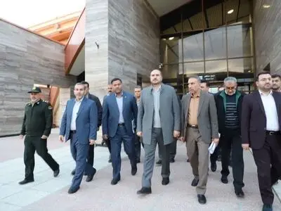 بازدید معاون اجرایی رئیس جمهور از راه‌آهن کرمانشاه/ پروژه‌ای که نیمه‌تمام افتتاح شد