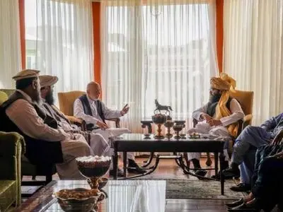 دیدار «انس حقانی» با شماری از مقام‌های سیاسی افغانستان