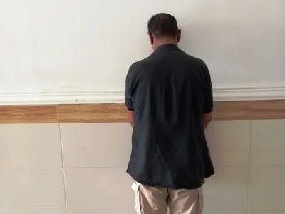کشف ۶۳ عدد اشیاء عتیقه‌ از منزل متهم 