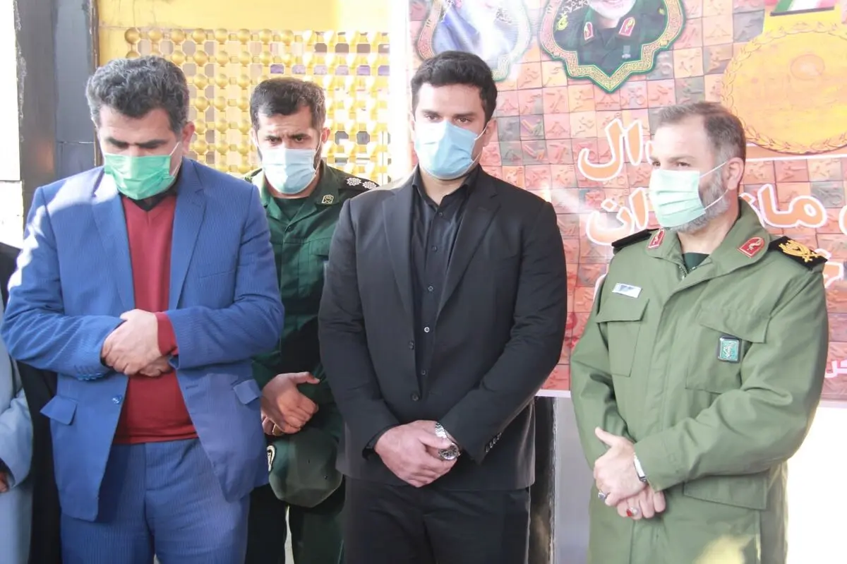 قهرمان وزنه برداری مازندرانی مدال طلای خود را به شهدای گمنام اهدا کرد