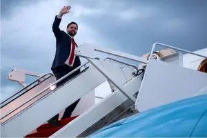 ونس به مجارستان می‌رود