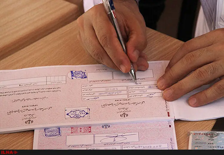 جزئیاتی دقیق از کاغذ و مرکب‌هایی که امنیت تعرفه‌های اخذ رای را برعهده دارند