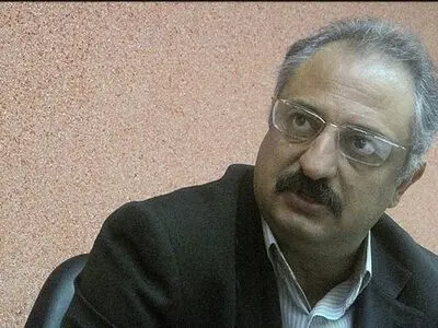 هادی رضایی سرمربی تیم ملی والیبال نشسته شد