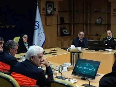 نشست اضطراری وزیر راه و شهرسازی در پی هشدار قرمز بارش‌های سنگین در ۴ استان
