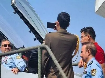 بازدید فرمانده نیروی هوایی ارتش از نمایشگاه نظامی چین