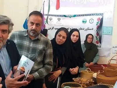 نمایشگاه یک‌روزه صنایع‌دستی و مشاغل خانگی در روستای هدف گردشگری دشت برپا شد