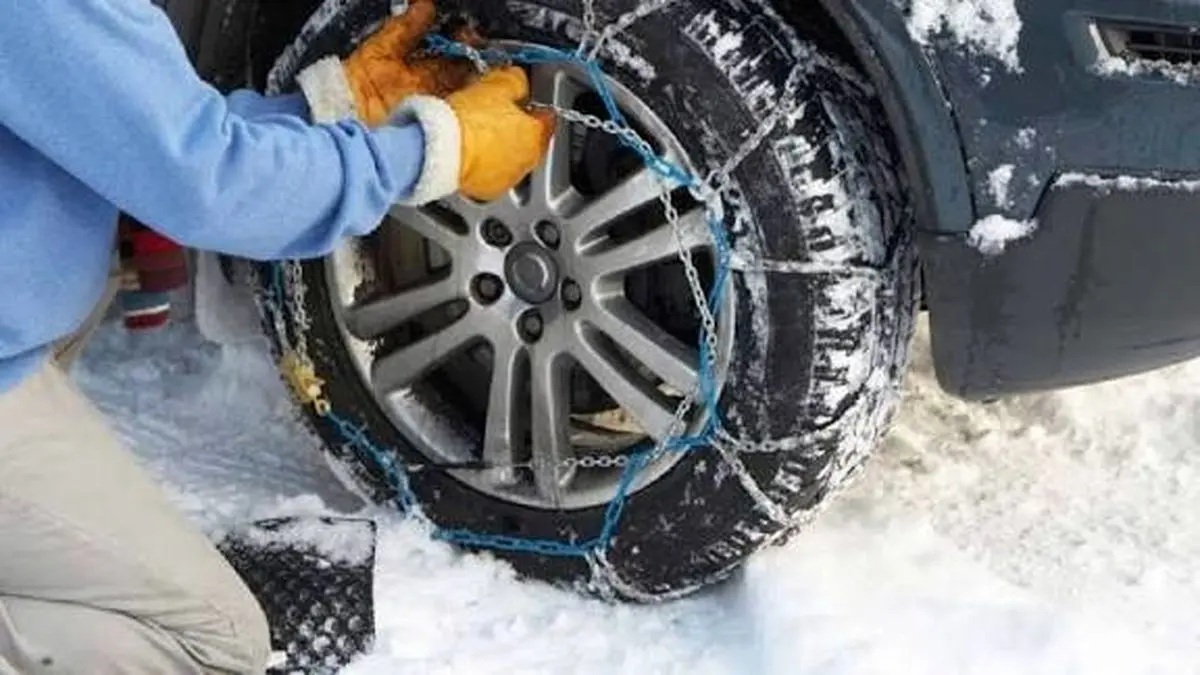 تردد در گردنه چری با زنجیر چرخ امکان پذیر است