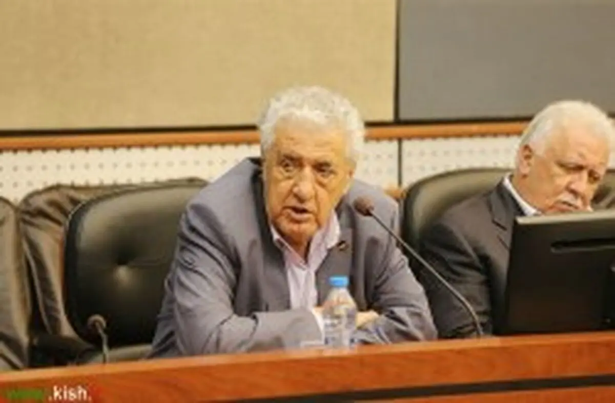 توجه به قوانین اصلی مناطق آزاد راهکار برون رفت از رکود است