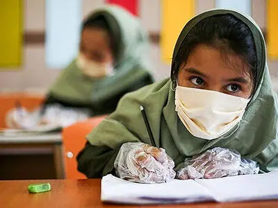 "نه" به بازگشایی مدارس بابت واکسینه نکردن دانش‌آموزان/ بی‌فایده دانستن آموزش مجازی و تن دادن به حضور کودکان در مدرسه+فیلم
