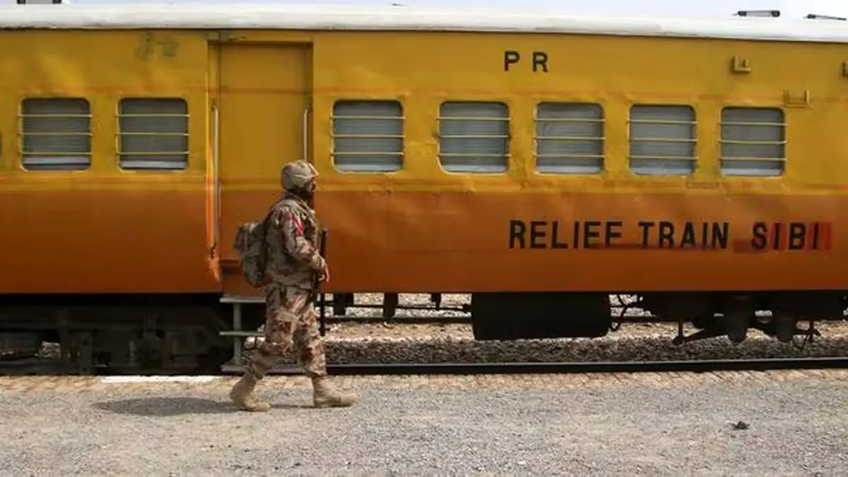 Pakistan Train Hijack :155 hostages freed, 27 rebels killed