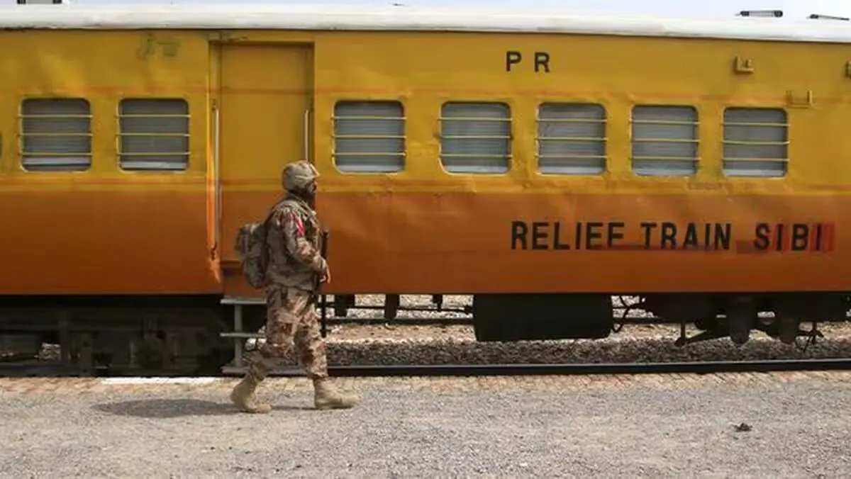 Pakistan Train Hijack :155 hostages freed, 27 rebels killed
