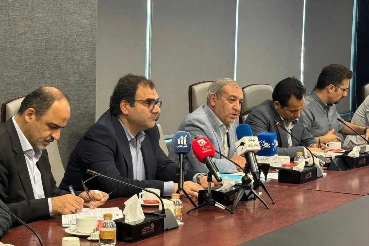پای هلال احمر به بورس باز شد