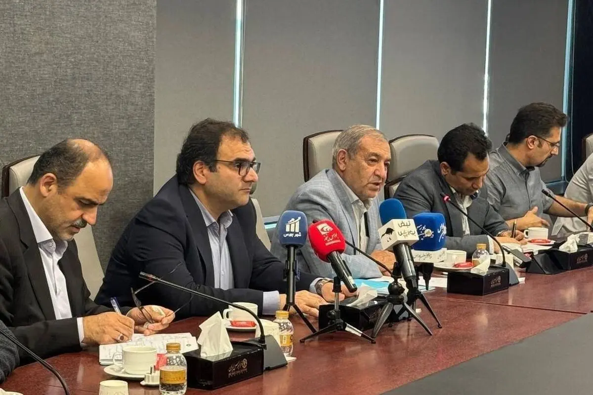 پای هلال احمر به بورس باز شد