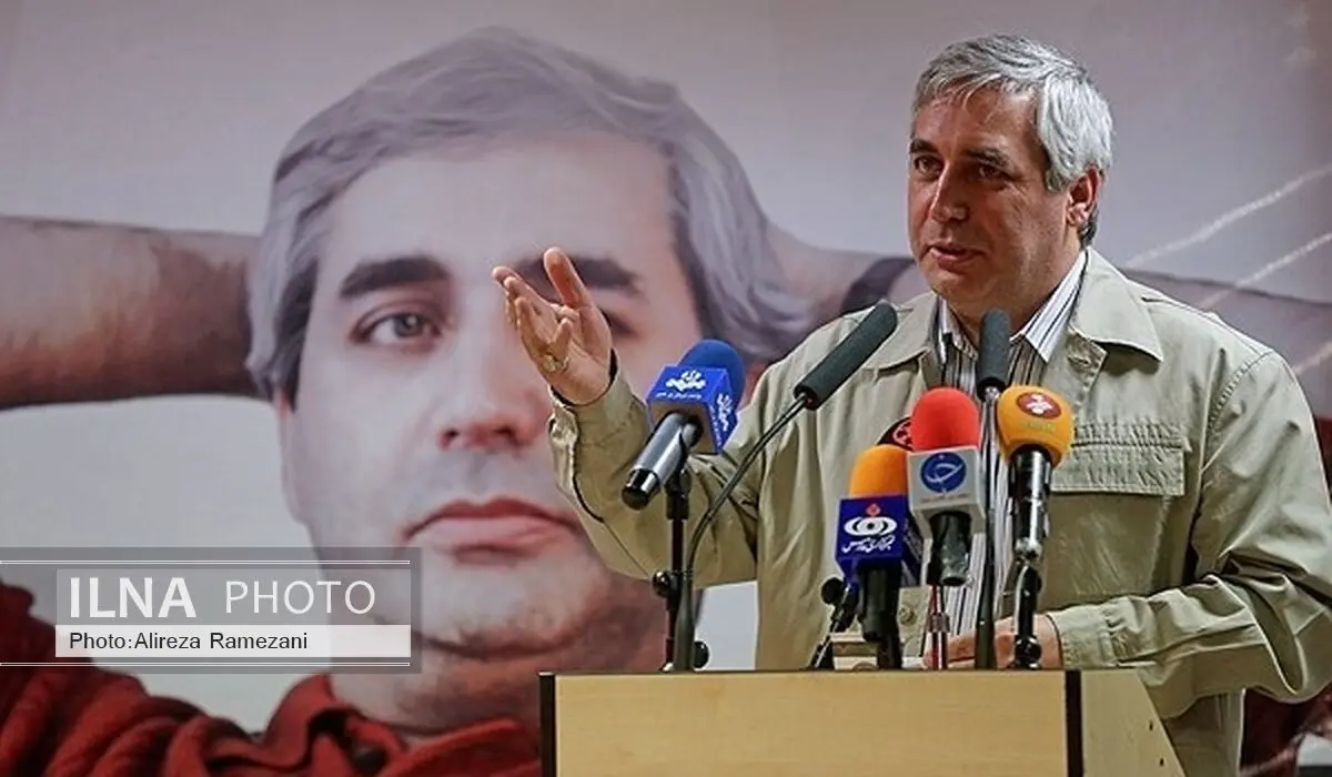 المخرج ابراهیم کیا یحصل على لوح تقدیری لأفضل فیلم عن "الحارس الشخصی"