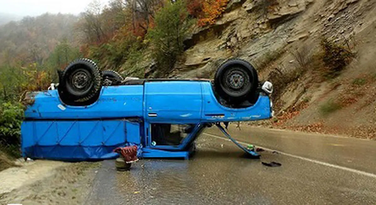 19 مصدوم در حادثه واژگونی خودرو نیسان در لرستان 