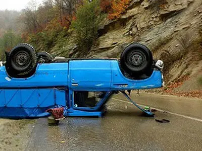 19 مصدوم در حادثه واژگونی خودرو نیسان در لرستان 