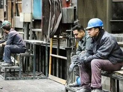 کارگران ایران صدرای بوشهر چهار ماه حقوق طلبکارند