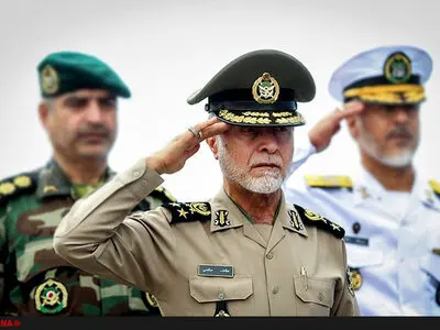 فرمانده کل ارتش درگذشت مادر شهید صیاد شیرازی را تسلیت گفت
