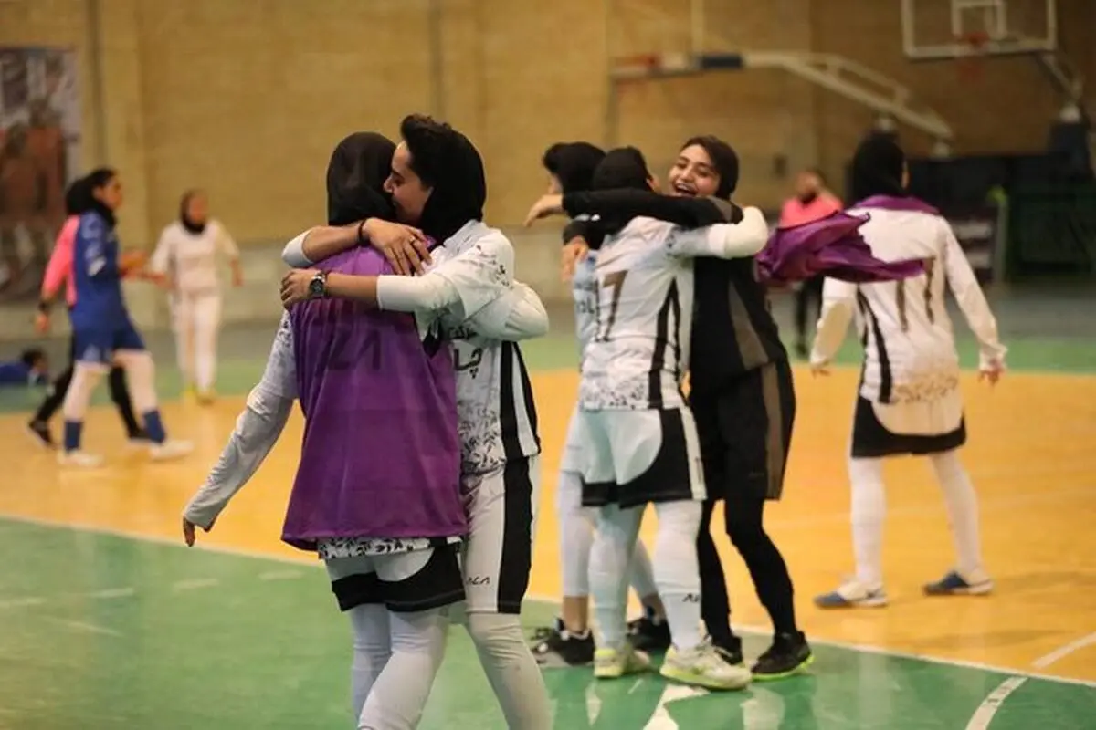 صعود دختران فوتسالیست چادرملو به لیگ برتر
