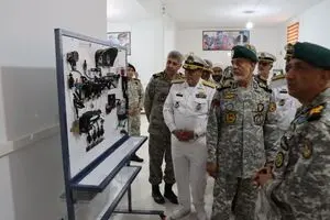 بازدید امیر دریادار سیاری از مرکز آموزش تفنگداران و تکاوران دریایی قمر بنی‌هاشم (ع)