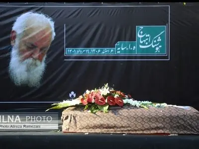 سایه در جوار ارغوان سرود رفتن خواند/ خواب ابدی در دیار گیلان