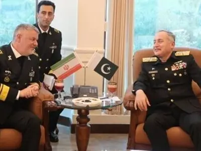 خلال لقائه نظیره الباکستانی... خانزادی: عدم تواجد الأجانب فی المنطقة یجعلها اکثر أمنا 