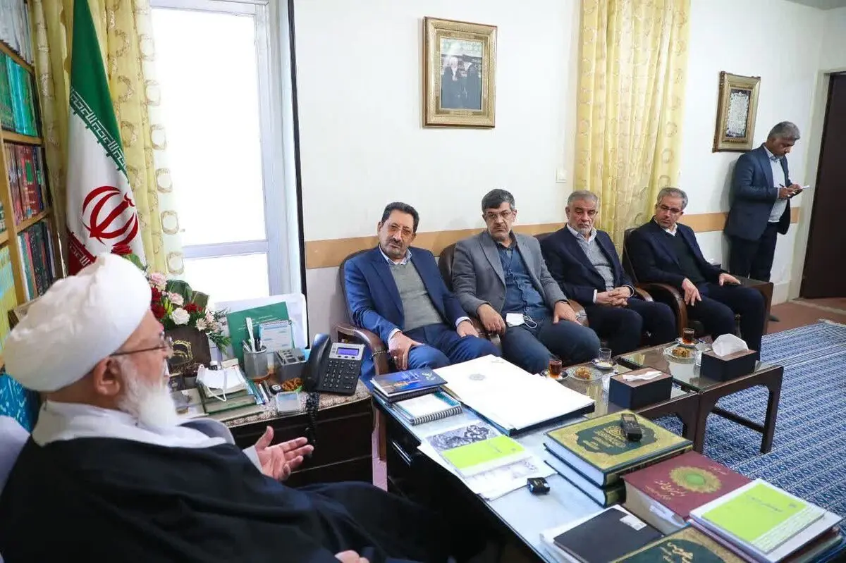 در معادن یزد از نیروهای بومی استفاده بیشتری شود/ از مدیران پروازی استفاده نشود