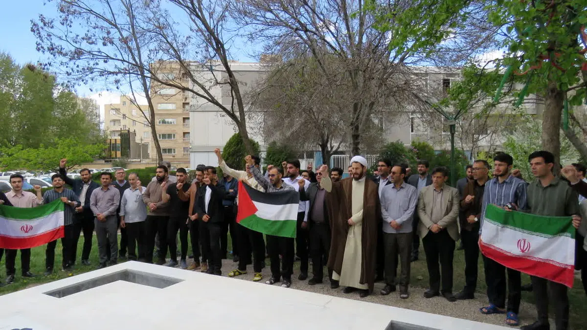 تجمع دانشگاهیان دانشگاه فرهنگیان اردبیل در اعتراض به جنایات رژیم صهیونیستی در غزه