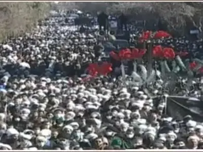 پیکر آیت‌الله صافی گلپایگانی با حضور مردم و علما تشییع شد