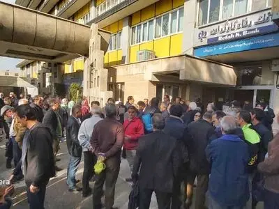بازنشستگان آینده‌ساز بازهم خواهان تعیین تکلیف افزایش مستمری شدند