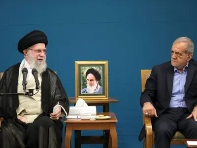 قائد الثورة یستقبل بزشکیان قبیل مغادرته الى نیویورک