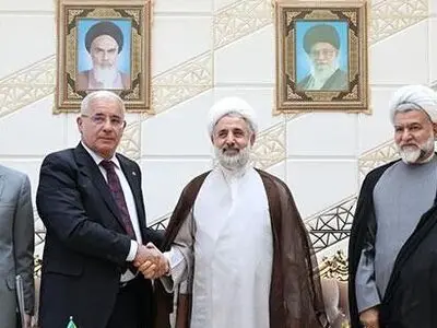 رئیس البرلمان الجزائری یصل إلی طهران