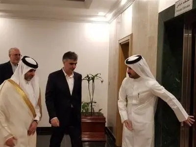 محافظ البنک المرکزي الایراني یصل إلى قطر