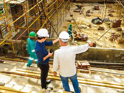 مسئولان وظیفه دارند بستر سرمایه‌گذاری و اشتغالزایی برای مردم ایجاد کنند