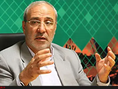 توافق ایران و توتال باعث تضعیف توان داخلی و استثمار صنعت نفت است