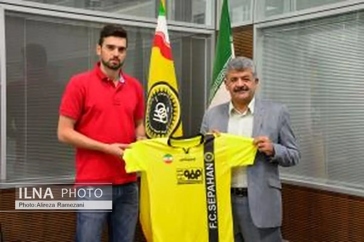 پادووانی و فرکی به هم رسیدند/ مدافع برزیلی نفت با سپاهان یک‌ساله بست