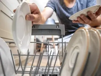 مقدار پودری که ماشین ظرفشویی استفاده می کند به چه عواملی بستگی دارد؟