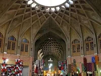 جولان صنایع دستی شهرهای دیگر در بازار وکیل شیراز / بی‌توجهی اداره میراث فرهنگی فارس به بخش آموزش و پژوهش/ سایه؛ تنها اثر باقیمانده از صنایع دستی فارس