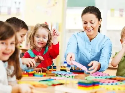 بررسی تجهیزات مهد کودک و وسایل خانه بازی