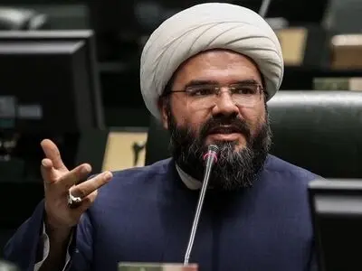 هرکسی به ایجاد اختلاف داخلی دامن بزند در زمین دشمن بازی می کند