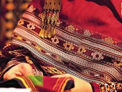 بررسی مردم‌شناختی سوزن‌دوزی و نقوش آن در بین زنان ترکمن گنبد کاووس