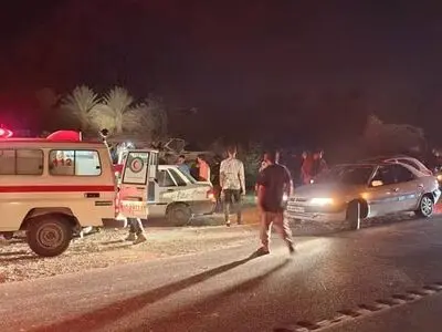 ۶ مصدوم بر اثر تصادف پرایدبار با پیکان، در جاده قیروکارزین