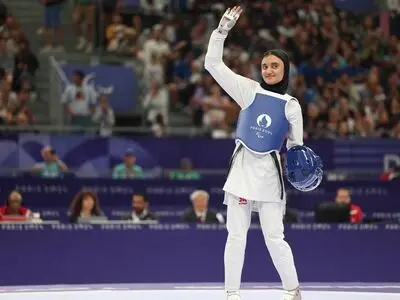 دیوار نگاره جذاب میدان ولیعصر با تصویر قهرمان المپیکی ایران (عکس)