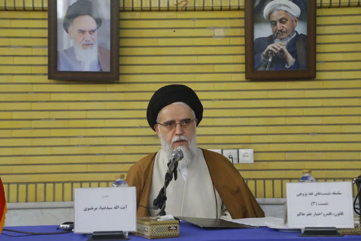  مرحوم آیت‌الله صانعی خاستگاه مشروعیت حکومت‌ها را رضایت عامه و رأی اکثریت می‌دانست