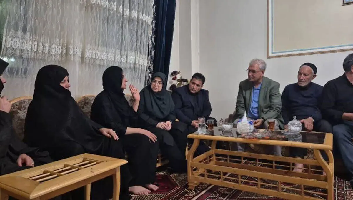 دیدار سخنگوی دولت و دستیار رئیس‌جمهور با خانواده «الهه حسین‌نژاد» + فیلم