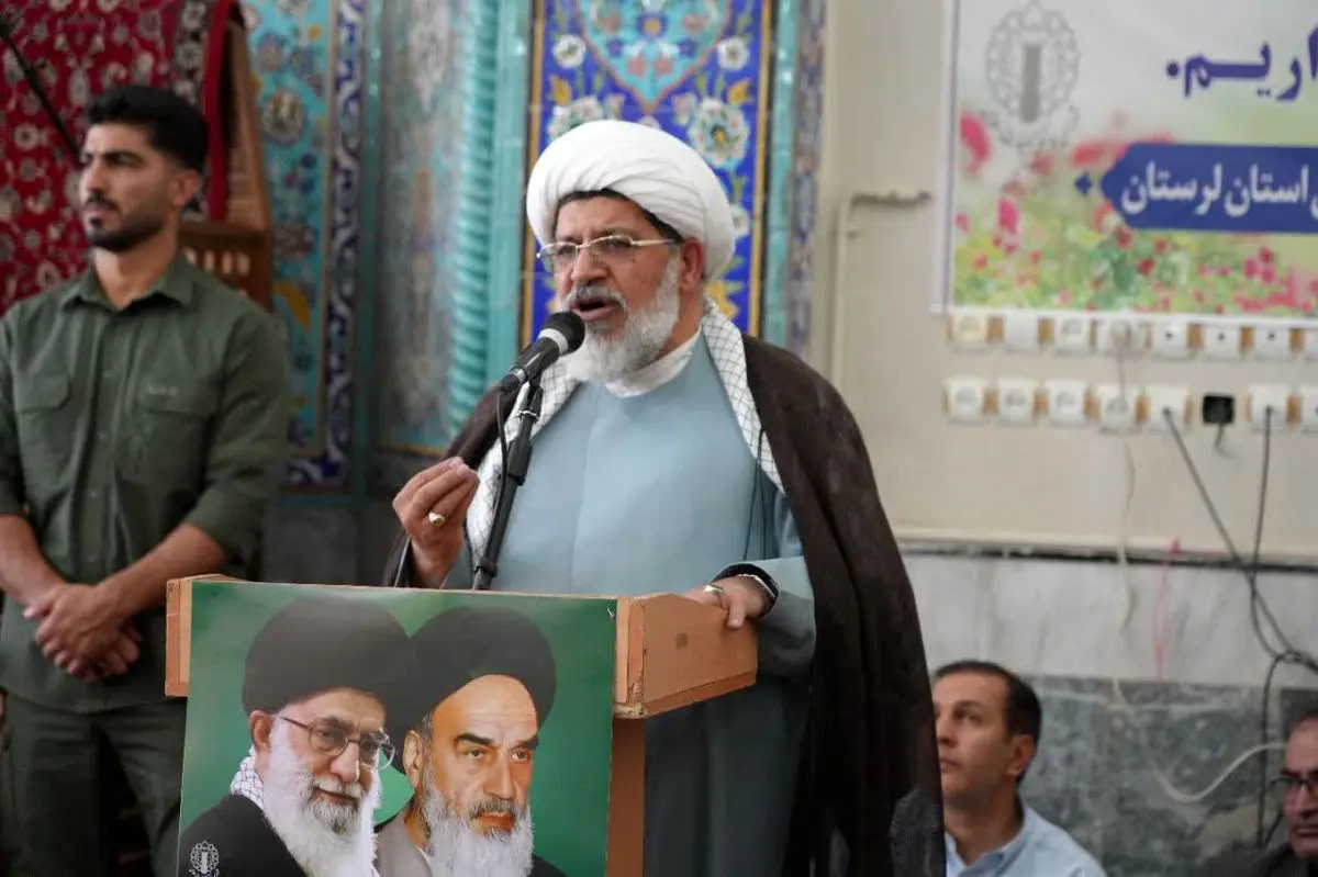 امام راحل پرچم اسلام را در جهان با اهتزاز درآورد