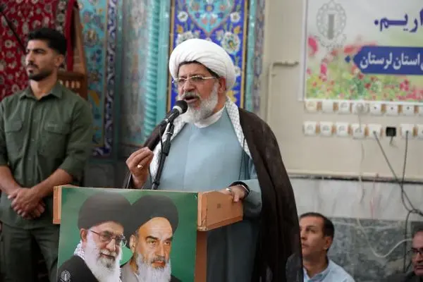 امام راحل پرچم اسلام را در جهان با اهتزاز درآورد
