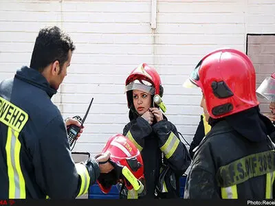 "قهرمانان" در وضعیت آماده‌باش/ صد زن آتش‌نشان در مشهد، پست سازمانی ندارند